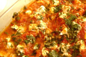 Creveti cu sos de rosii si branza feta