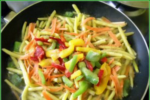 Gratar de piept de curcan cu legume la capac