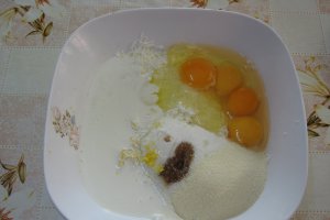 Tarta cu branza dulce si capsuni