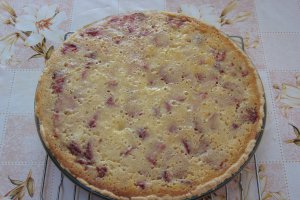 Tarta cu branza dulce si capsuni