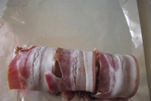 Rulouri din piept de pui cu bacon