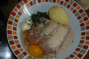 Polpetine in sos de rosii aromat