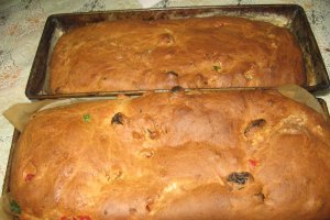 Mini-panettone (facut la masina de paine)