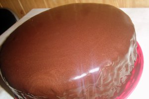 Tort cu trei feluri de ciocolata