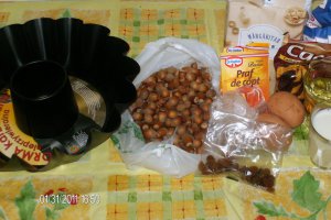 Chec rapid cu alune de padure si stafide