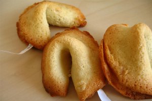 Chinese fortune cookies-prajiturele chinezesti cu ravas