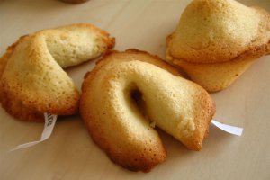 Chinese fortune cookies-prajiturele chinezesti cu ravas