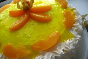 Tort cu piersici