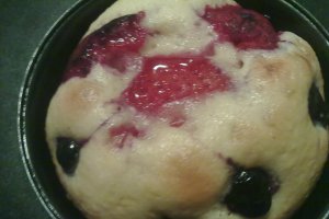 Muffins sau briose cu fructe de padure asortate