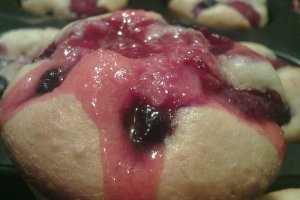 Muffins sau briose cu fructe de padure asortate