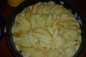 Tarta cu mere si dulceata de gutui