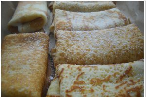 Clatite pufoase reteta cu branza in sos de vanilie