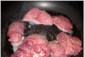 Ficatei inabusiti cu sos aromat