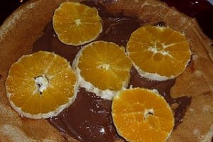 Clatite cu ciocolata, portocale si frisca