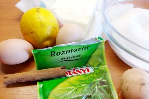Briose cu rozmarin si lamaie