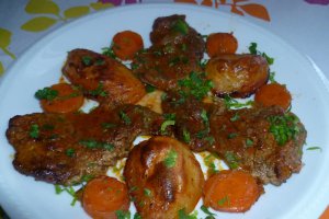 Pulpa de vitel cu legume la cuptor