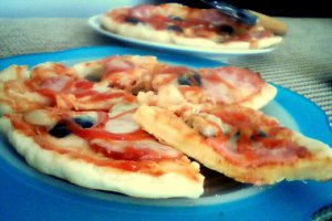 Pizza la tigaie ( in 8 minute!!!!)