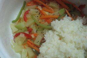 Curry de curcan si orez cu legume