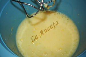 Pancakes cu iaurt si caramel