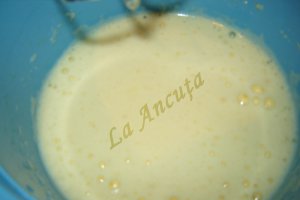 Pancakes cu iaurt si caramel