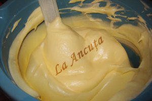 Tarta racoroasa cu mere