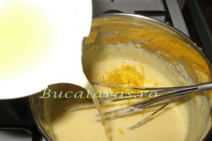 Desert cu crema de lamaie si biscuiti