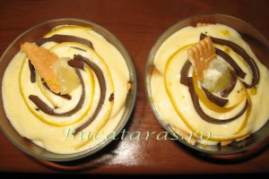 Desert cu crema de lamaie si biscuiti