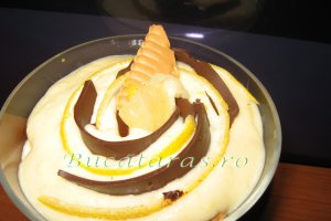 Desert cu crema de lamaie si biscuiti