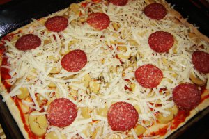 Pizza cu ciuperci si ou
