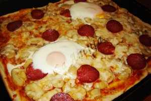 Pizza cu ciuperci si ou
