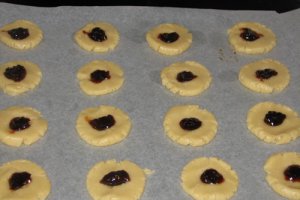 Banuti italienesti cu lamaie si gem de prune