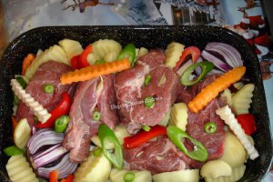 Porc cu legume la cuptor
