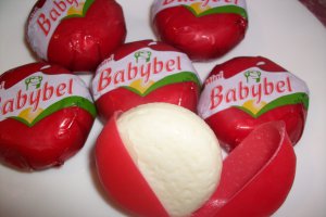 Rulouri cu somon si Babybel(cascaval)