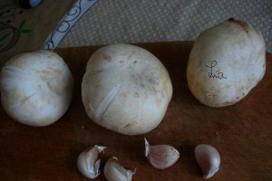 Pulpe de pui cu ciuperci si legume colorate