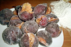 Galuste cu prune congelate