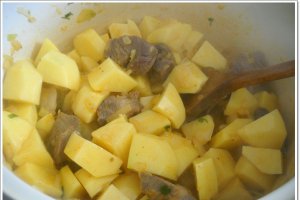 Tocanita de cartofi cu carne