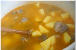 Tocanita de cartofi cu carne