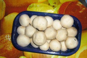 Carne de porc la cuptor cu sos de ciuperci