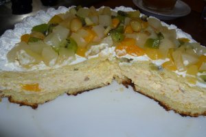 Tort - nebunie de piersici( pentru toti bucatarasii ..si nu numai)
