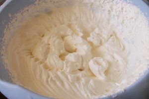 Tort cu caramel si ciocolata