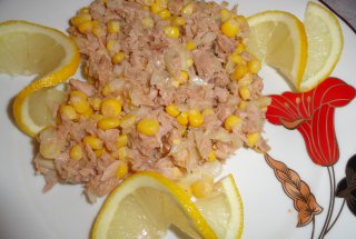 Salata de peste cu porumb