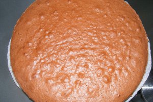 Tort cu crema de banane si mousse de ciocolata
