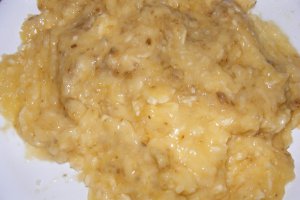 Tort cu crema de banane si mousse de ciocolata