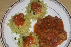 Tocanita din carne de porc cu merisoare
