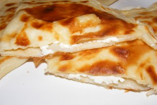 Clatite cu branza
