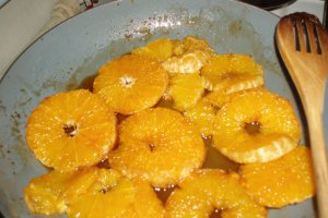 Tarta cu portocale in caramel de mandarine