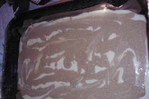 Cheesecake cu aromă de capuccinno şi ciocolată