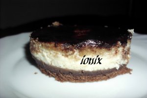 Cheesecake cu aromă de capuccinno şi ciocolată
