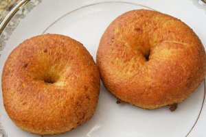 Papanasi prajiti cu dulceata si smantana