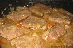Friptura de vitel in vin